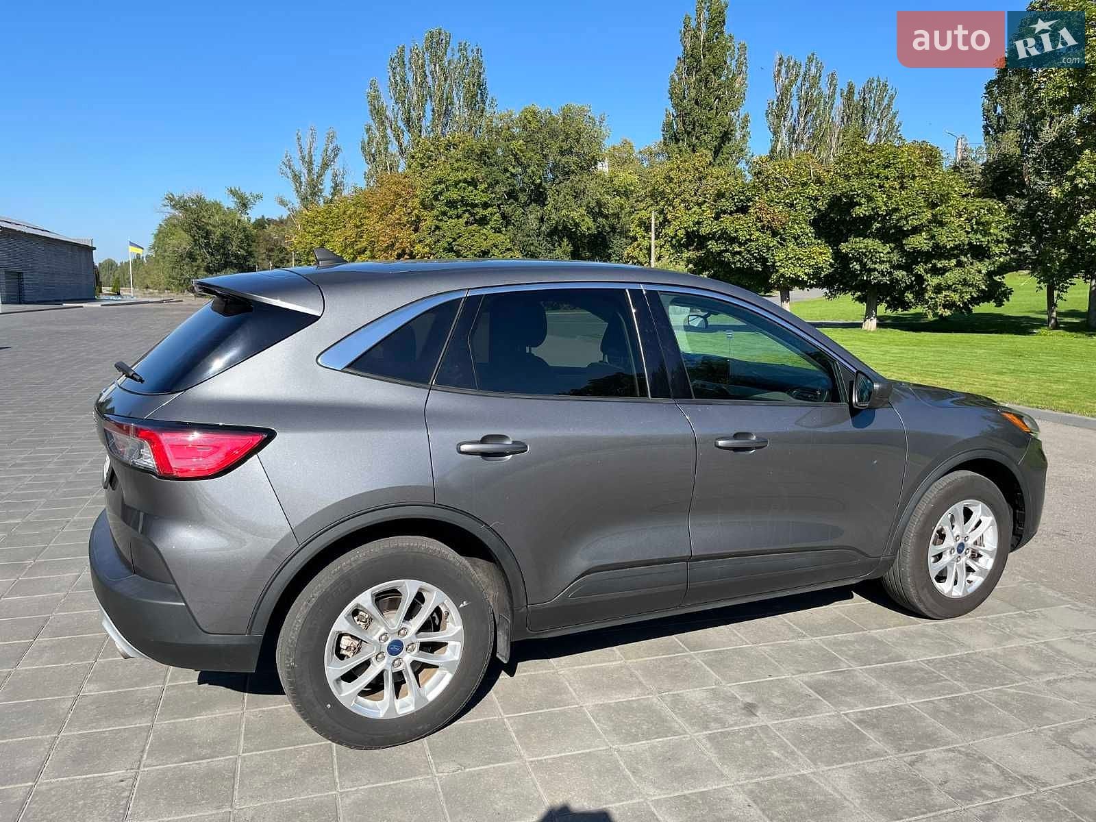 Ford Escape 2022 VIN 1FMCU0G64NUB09973 фото оголошення 3 з 16
