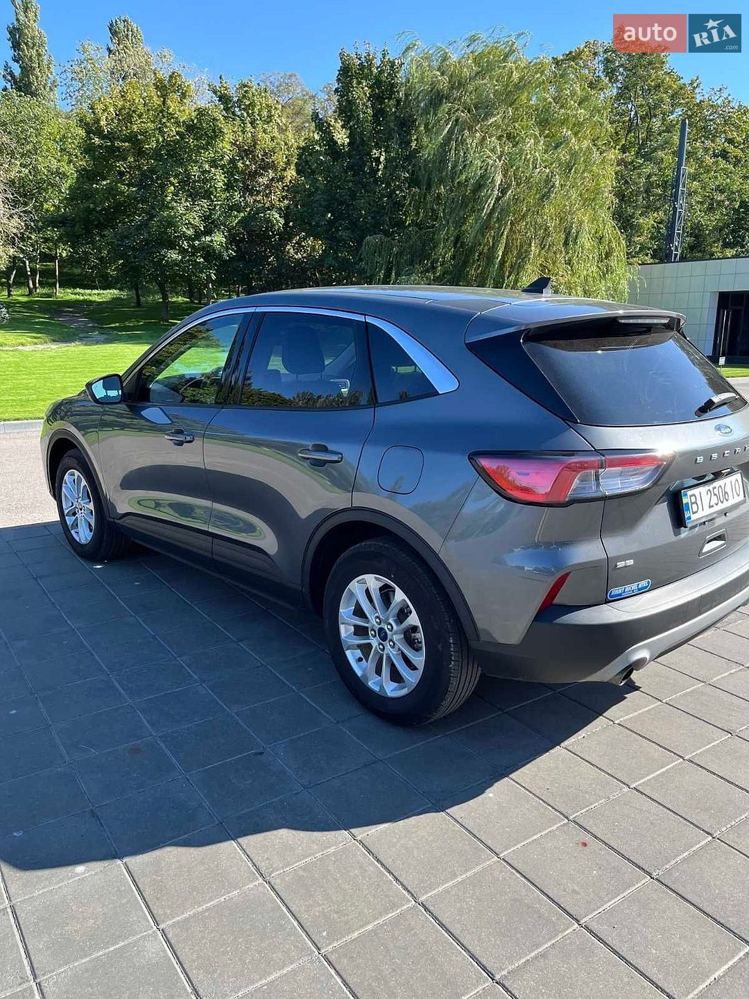 Ford Escape 2022 VIN 1FMCU0G64NUB09973 фото оголошення 4 з 16