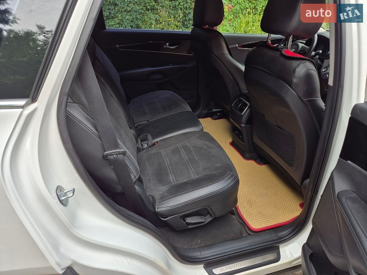 Kia Sorento 2017 VIN KNAPH81BDF5049676 фото оголошення 9 з 19