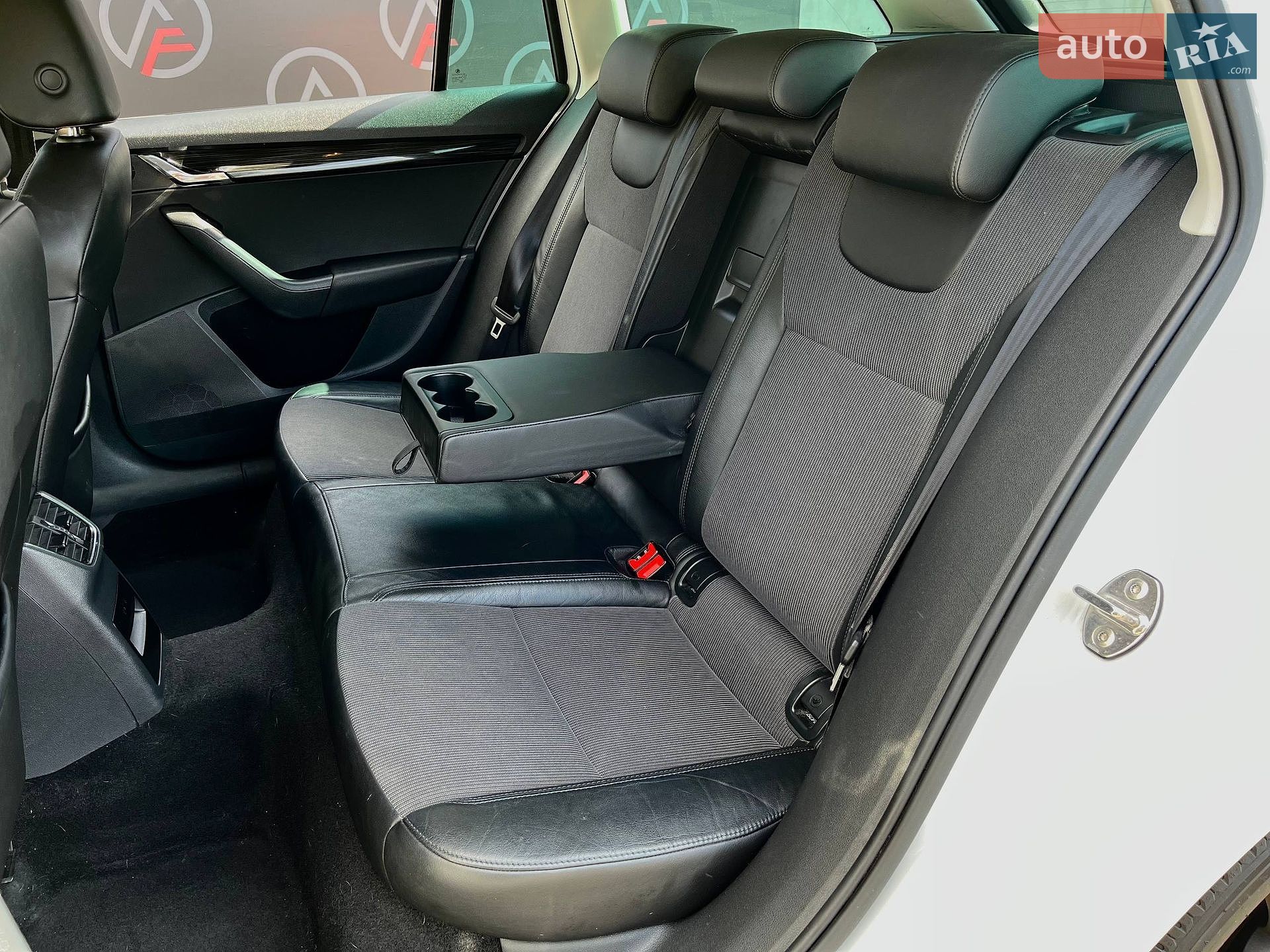 Skoda Octavia 2017 VIN TMBJJ7NE2J0133472 фото оголошення 13 з 30