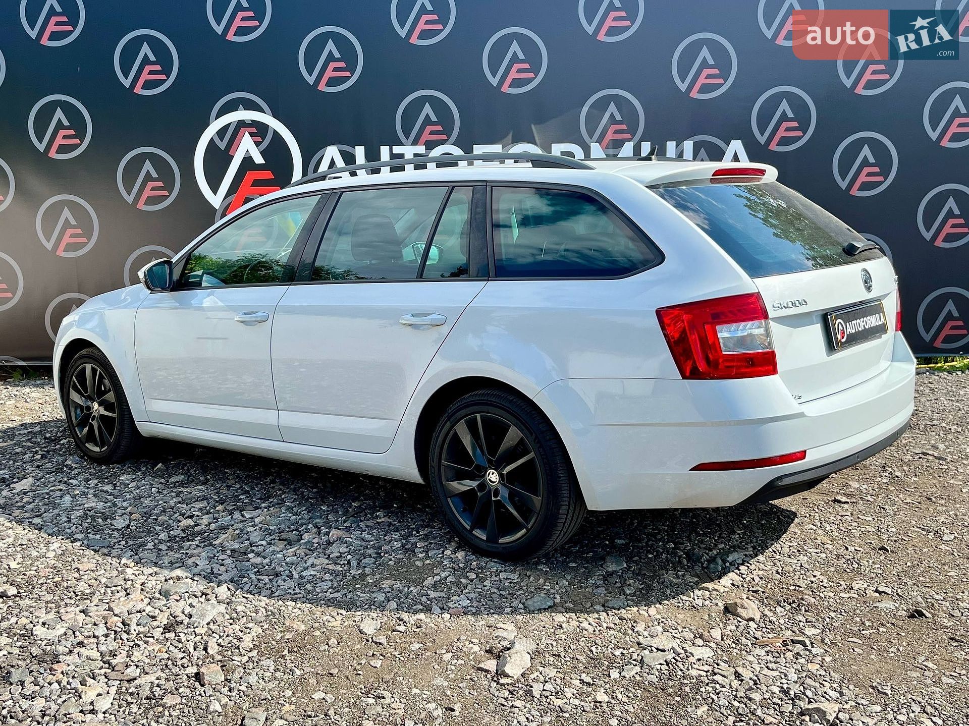 Skoda Octavia 2017 VIN TMBJJ7NE2J0133472 фото оголошення 9 з 30