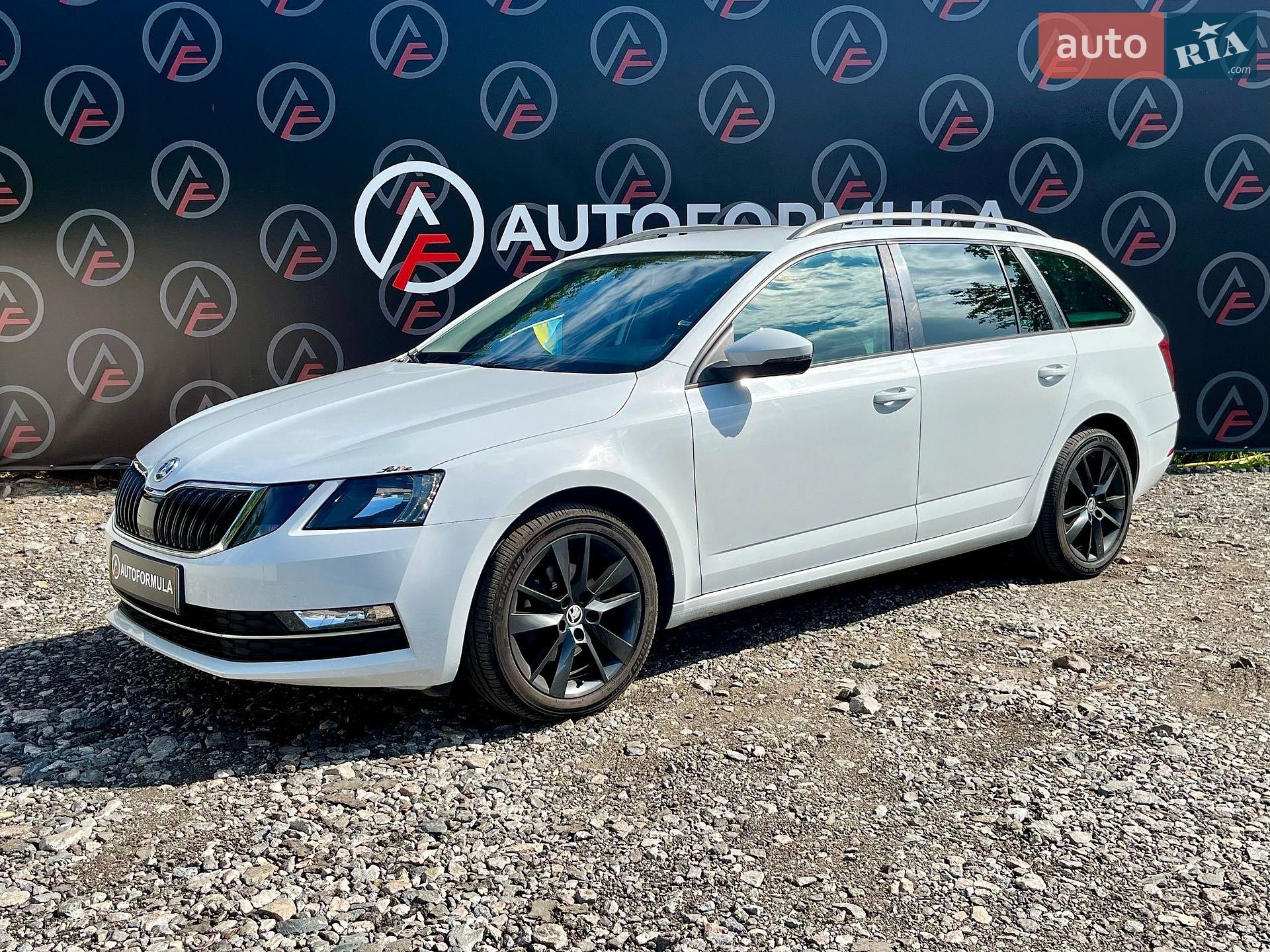 Skoda Octavia 2017 VIN TMBJJ7NE2J0133472 фото оголошення 5 з 30