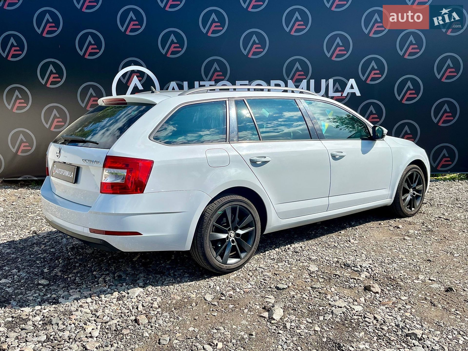 Skoda Octavia 2017 VIN TMBJJ7NE2J0133472 фото оголошення 6 з 30