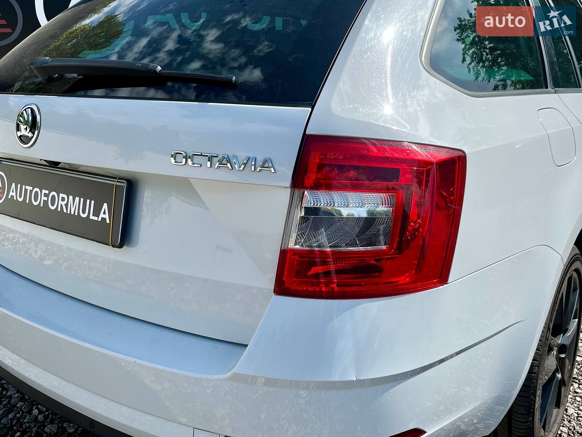 Skoda Octavia 2017 VIN TMBJJ7NE2J0133472 фото оголошення 8 з 30