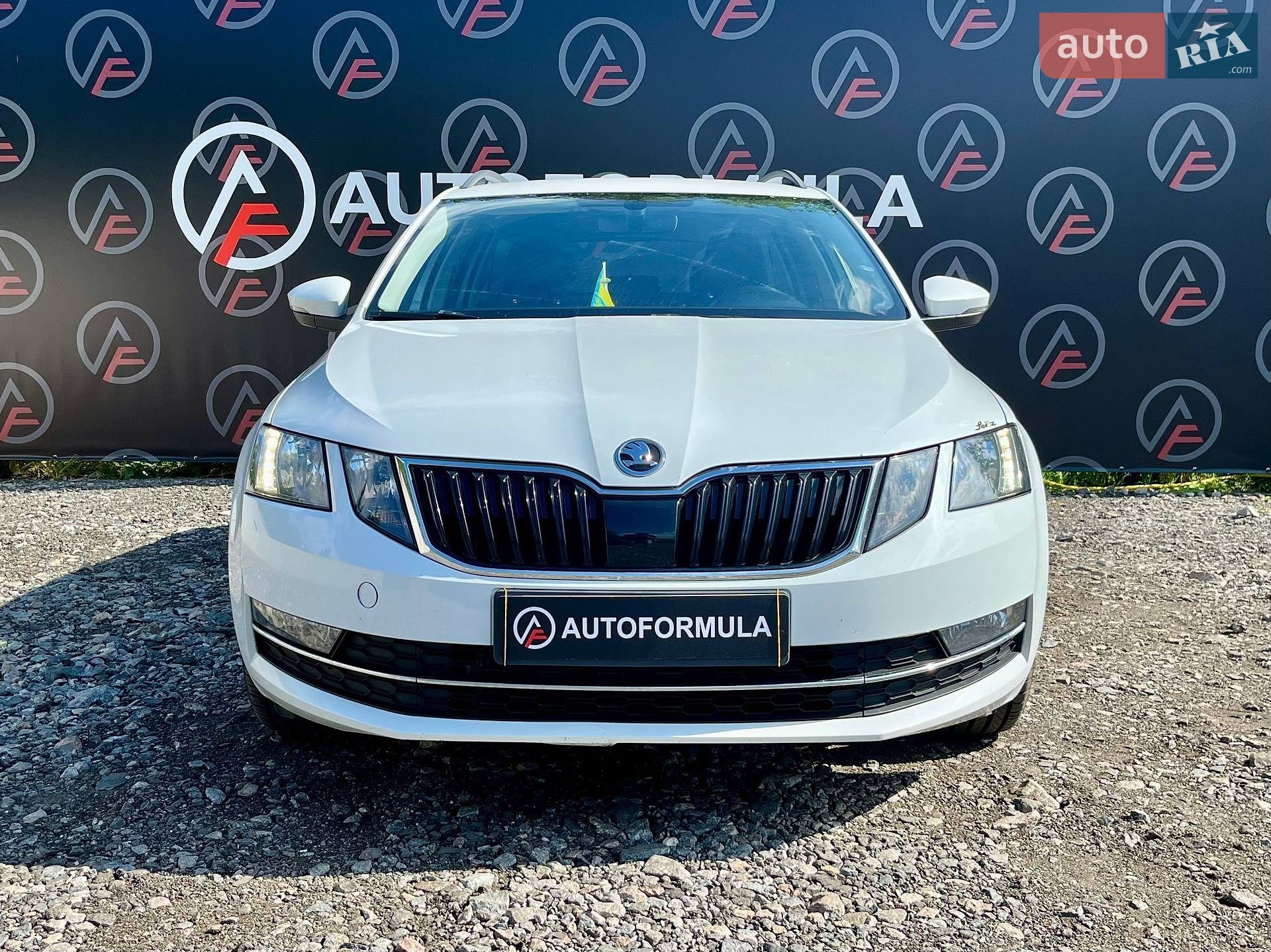 Skoda Octavia 2017 VIN TMBJJ7NE2J0133472 фото оголошення 4 з 30