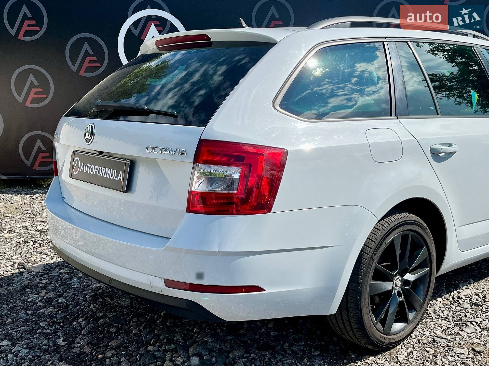 Skoda Octavia 2017 VIN TMBJJ7NE2J0133472 фото оголошення 7 з 30