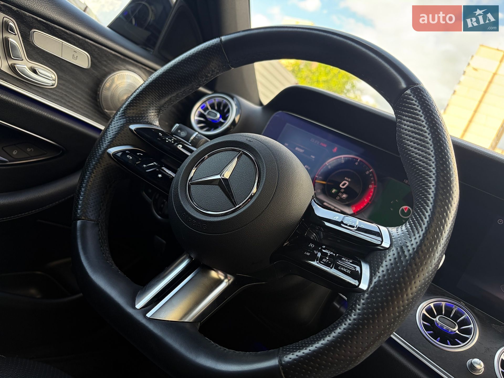 Mercedes-Benz E-Class 2018 VIN WDDZF4JB6JA468782 фото оголошення 22 з 67