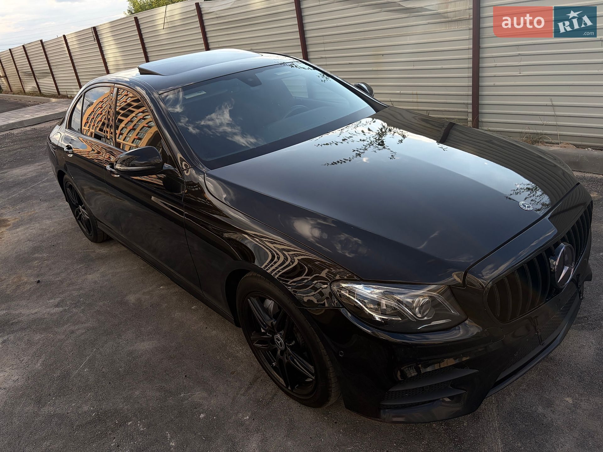 Mercedes-Benz E-Class 2018 VIN WDDZF4JB6JA468782 фото оголошення 38 з 67