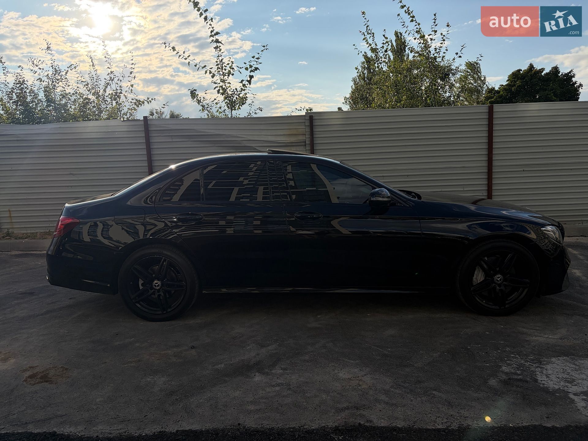 Mercedes-Benz E-Class 2018 VIN WDDZF4JB6JA468782 фото оголошення 44 з 67