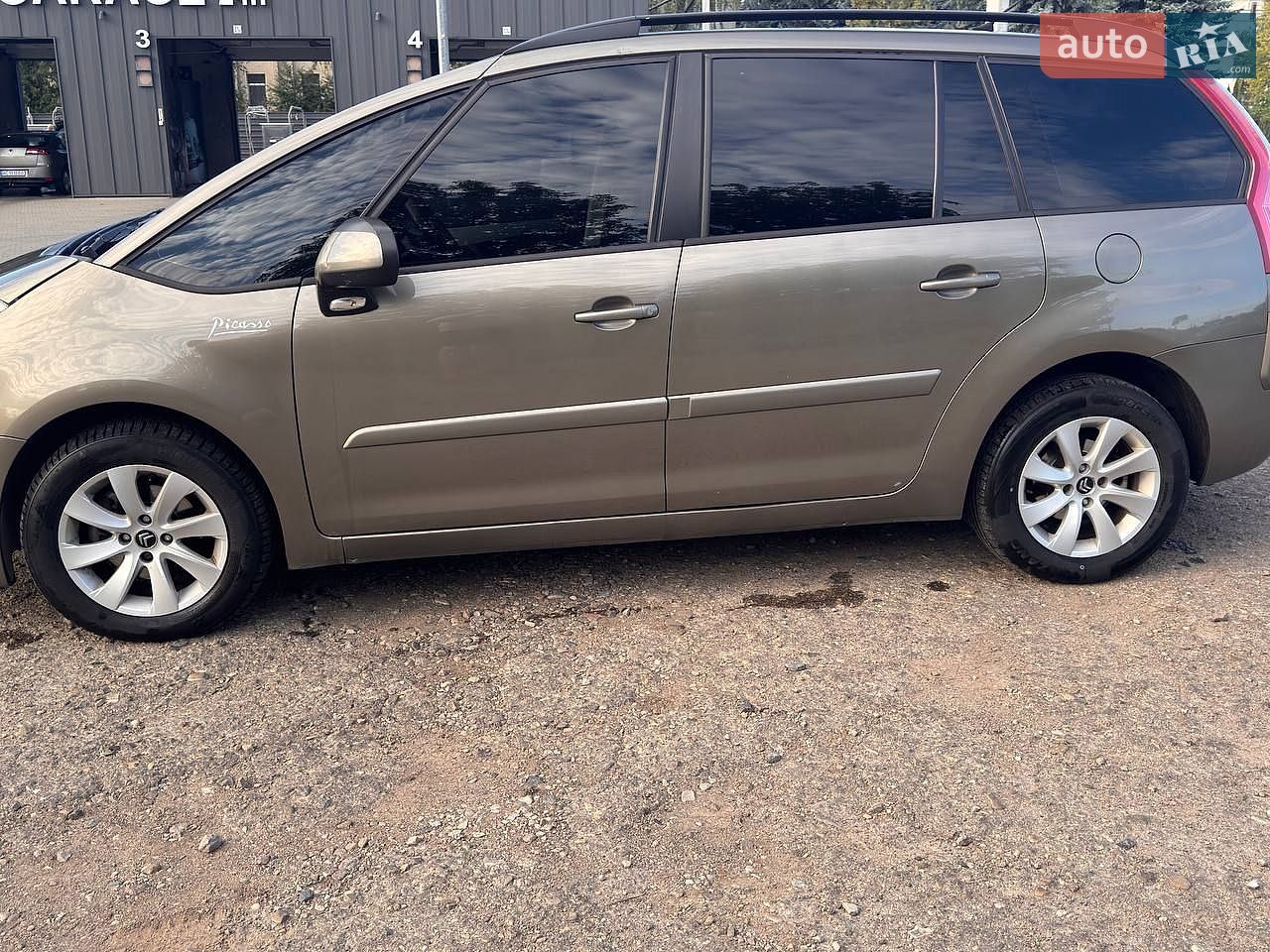Citroen C4 Picasso 2012 VIN VF7UA9HR8CJ573390 фото оголошення 2 з 9
