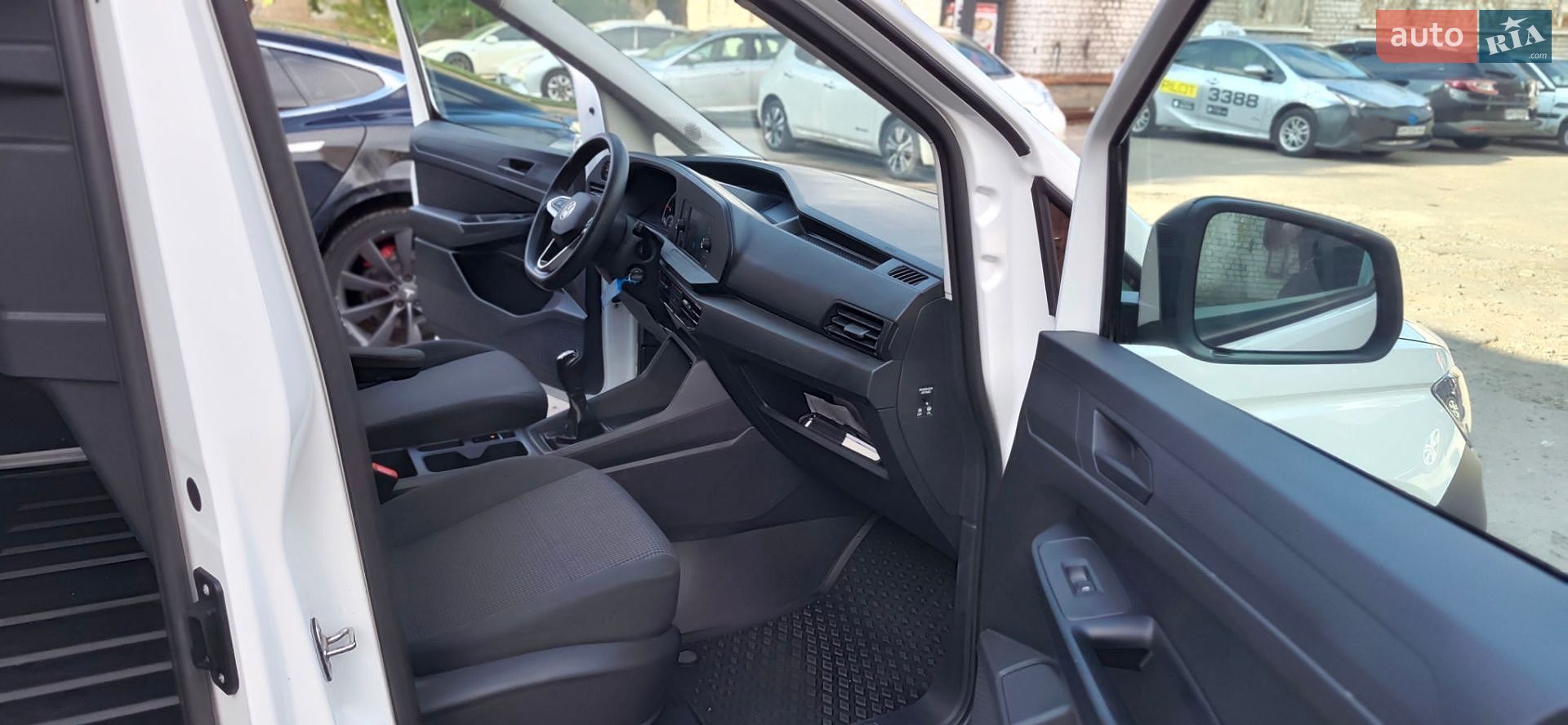 Volkswagen Caddy 2021 VIN WV1ZZZSKZNX018057 фото оголошення 32 з 55