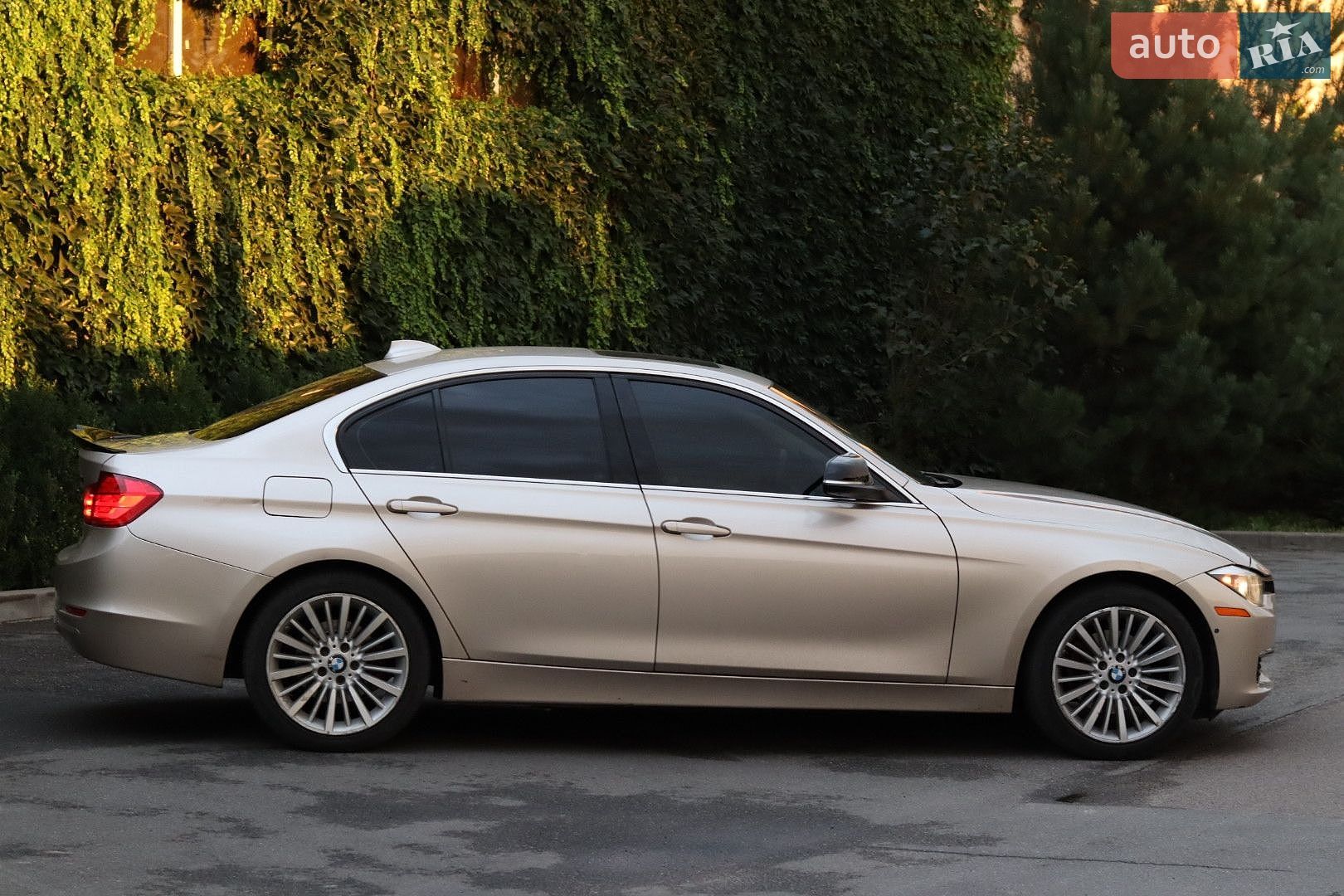 BMW 3 Series 2012 VIN WBA3A5C59DF359488 фото оголошення 2 з 16