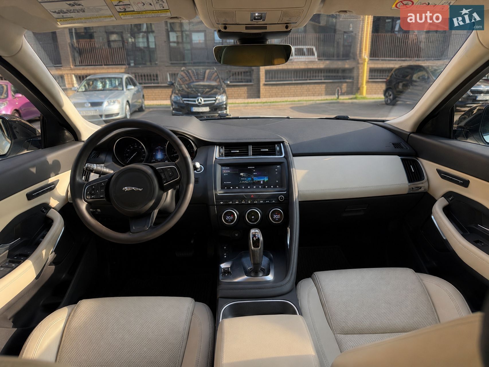 Jaguar E-Pace 2018 VIN SADFJ2FX9K1Z47465 фото оголошення 2 з 8