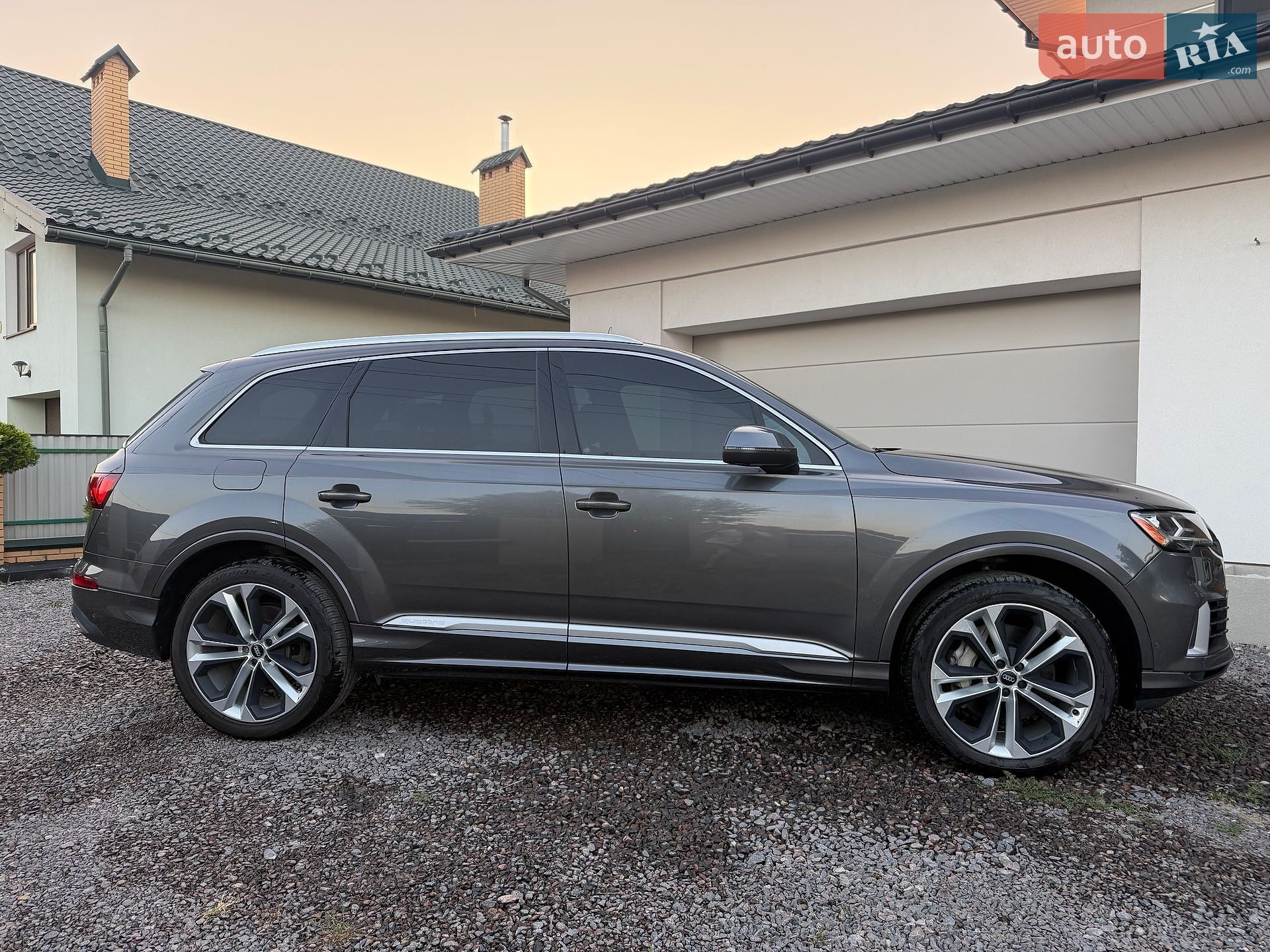 Audi Q7 2020 VIN WA1LXAF72LD004285 фото оголошення 4 з 24