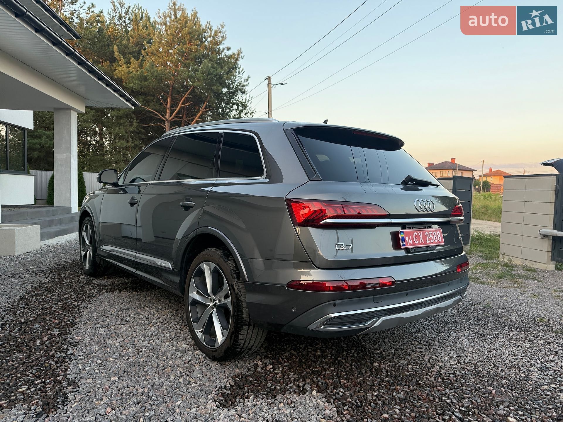 Audi Q7 2020 VIN WA1LXAF72LD004285 фото оголошення 9 з 24