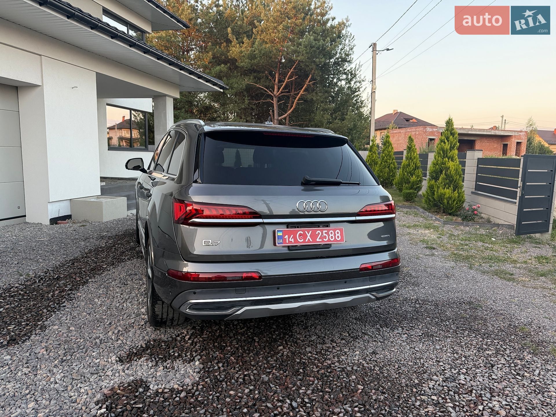 Audi Q7 2020 VIN WA1LXAF72LD004285 фото оголошення 8 з 24