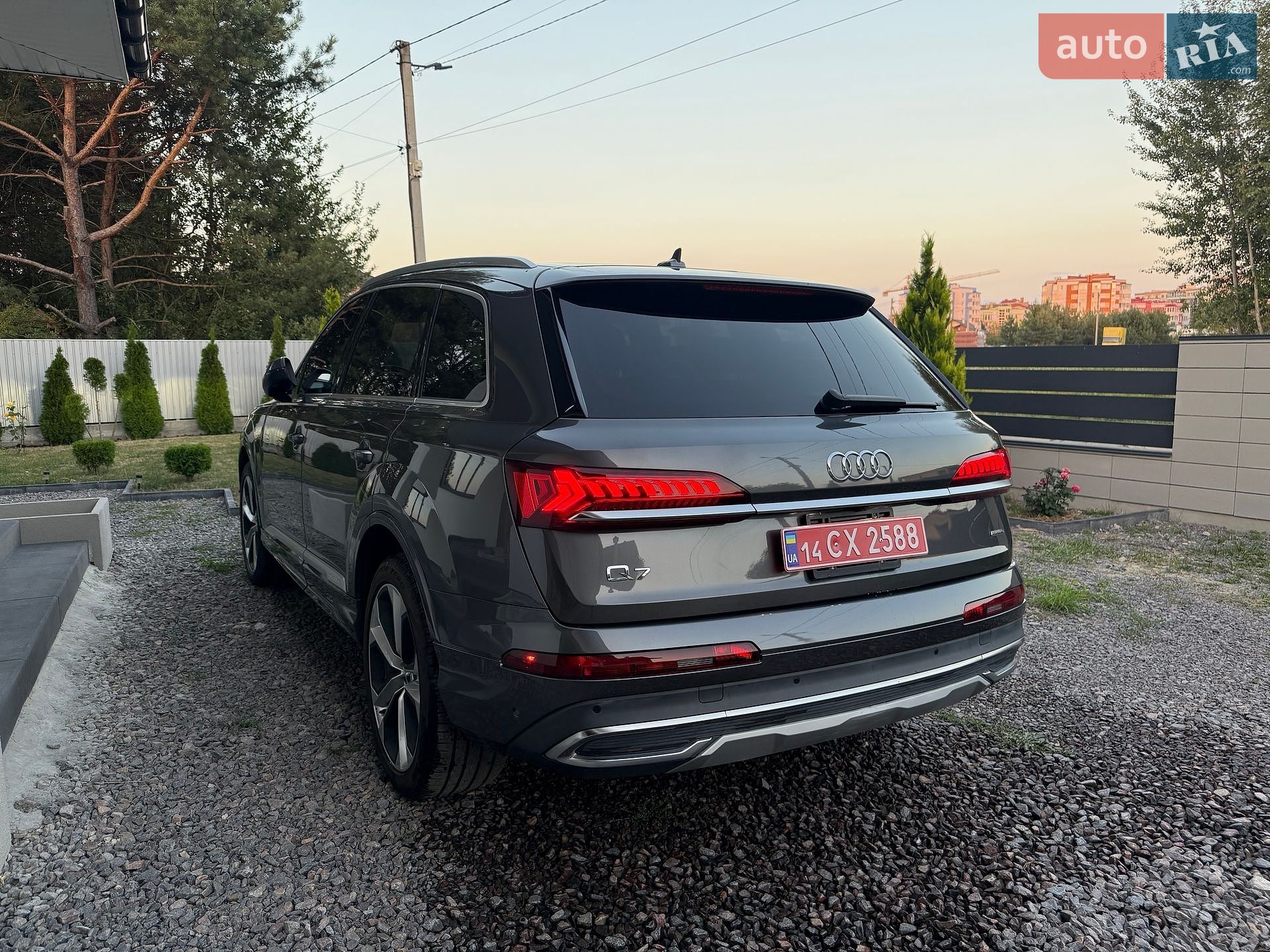 Audi Q7 2020 VIN WA1LXAF72LD004285 фото оголошення 17 з 24