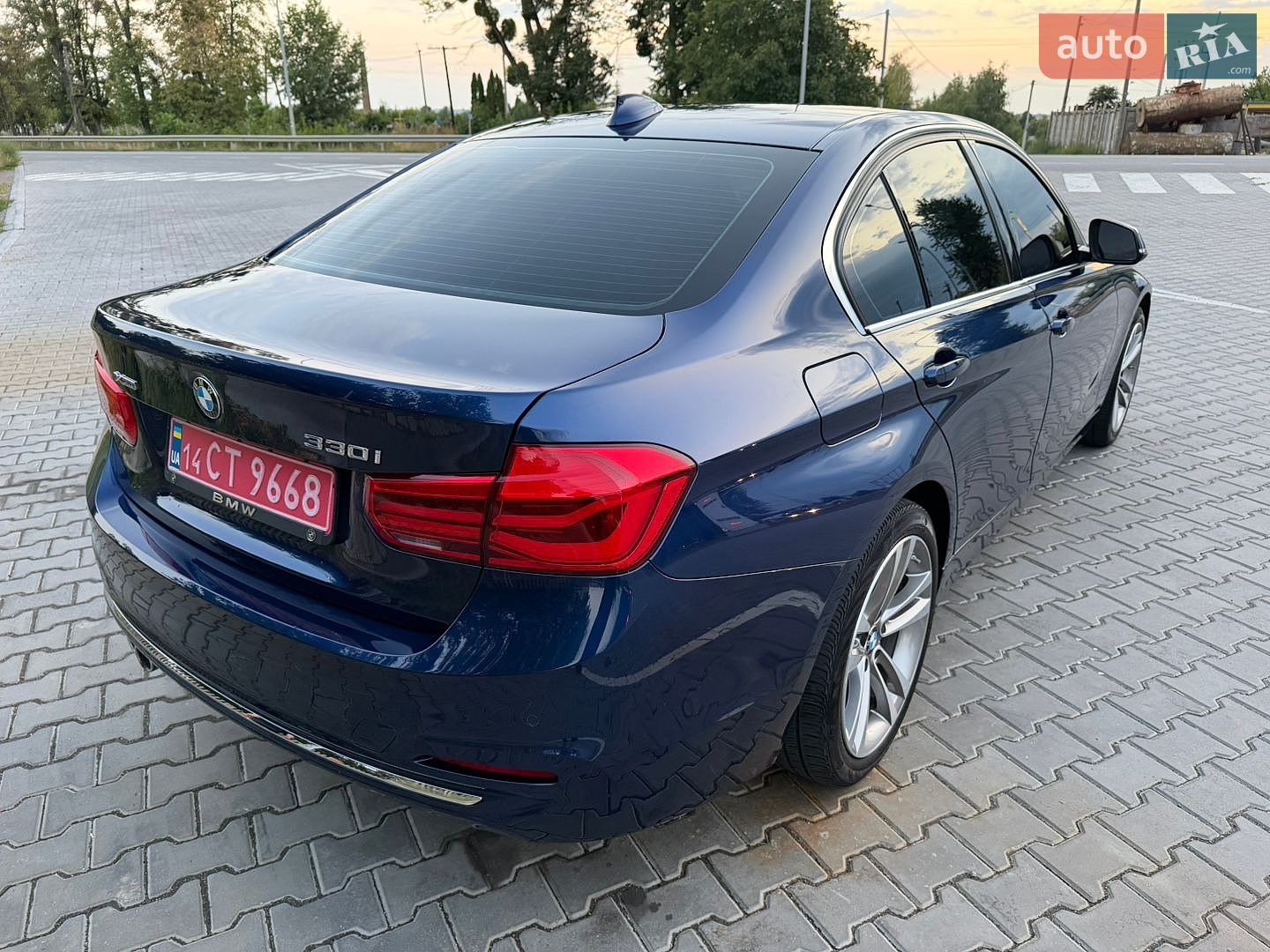 BMW 3 Series 2018 VIN WBA8D9C58JA607503 фото оголошення 3 з 23