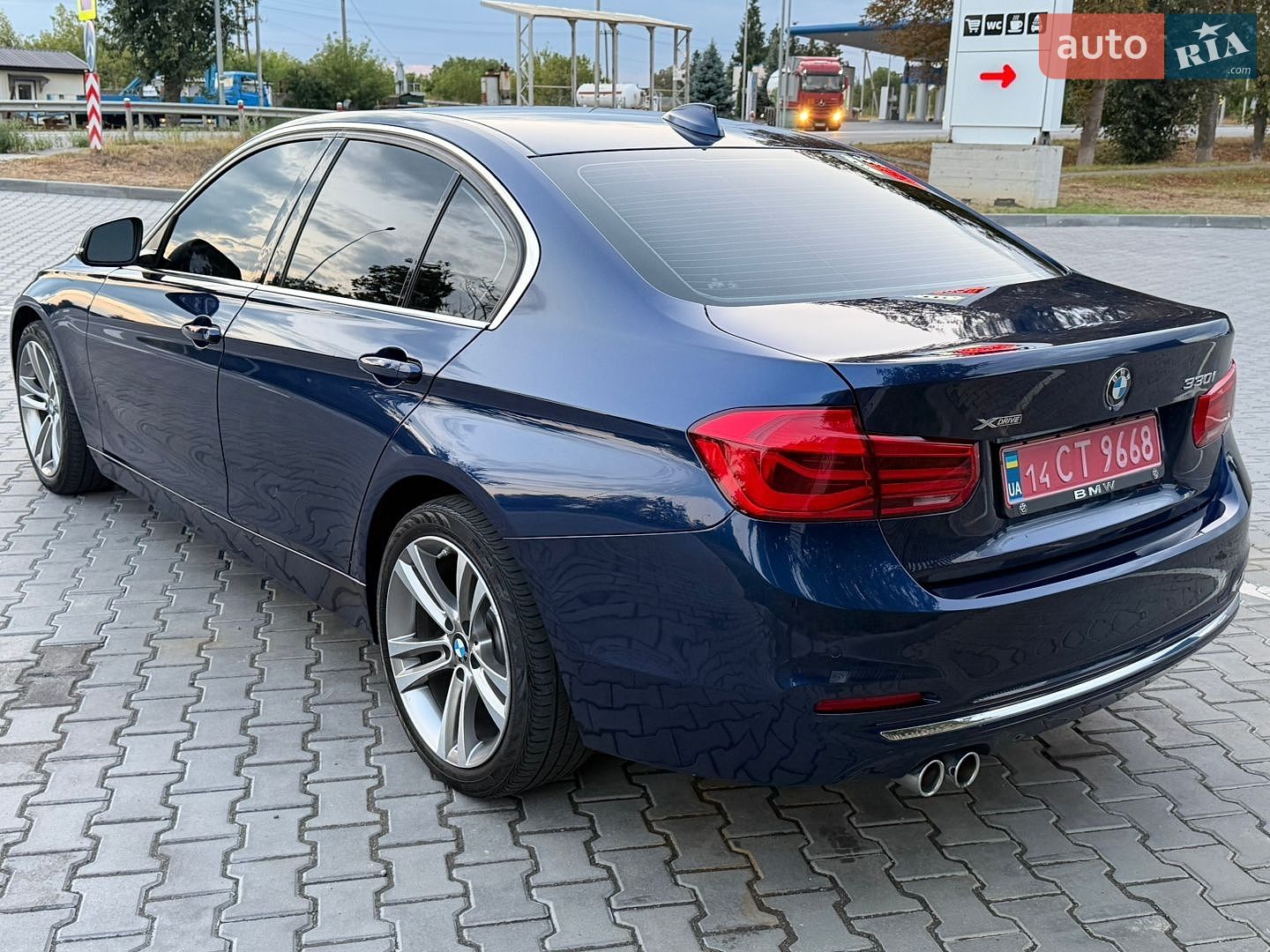 BMW 3 Series 2018 VIN WBA8D9C58JA607503 фото оголошення 4 з 23