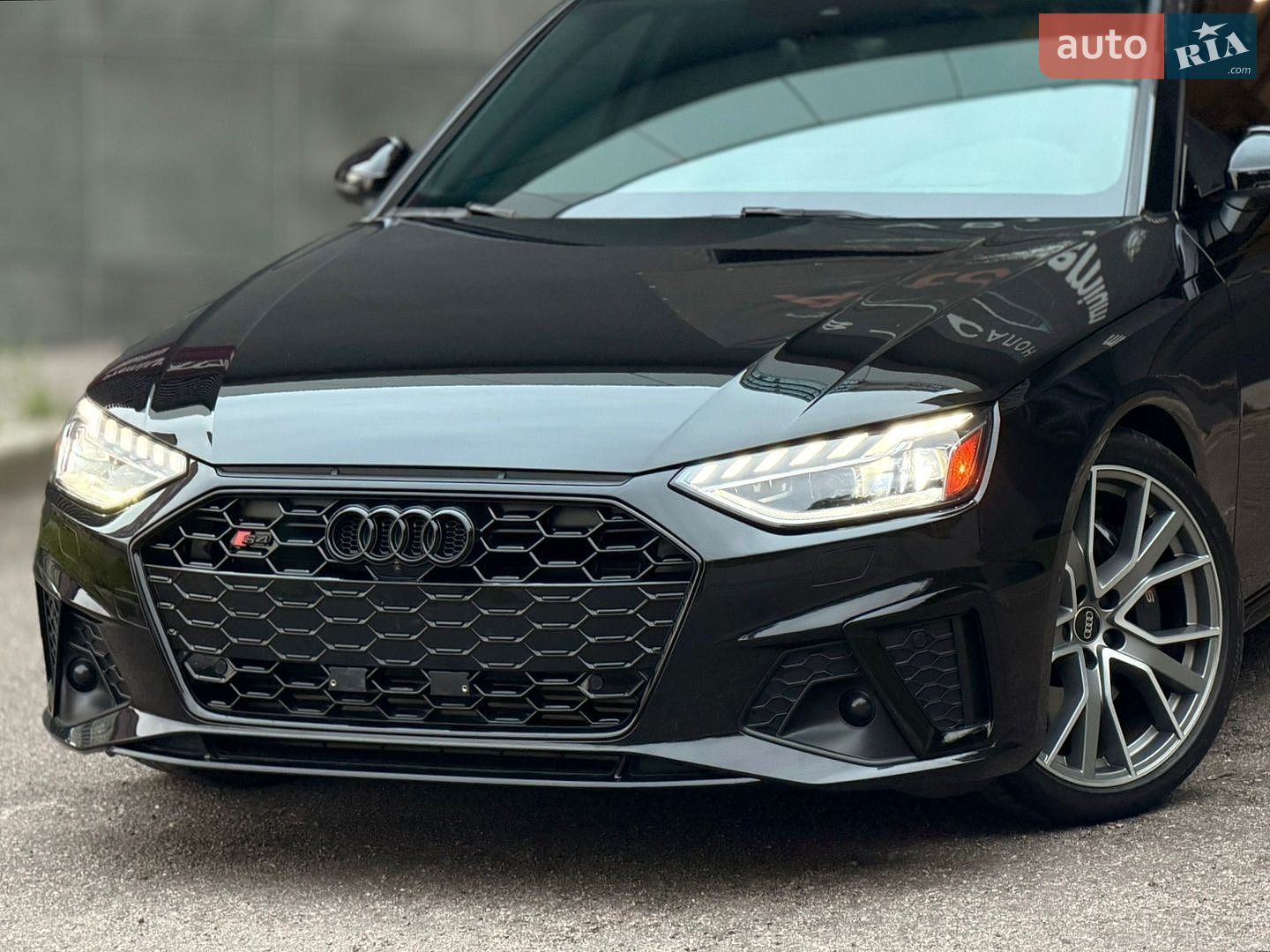 Audi S4 2022 VIN WAUC4AF45PA009778 фото оголошення 2 з 35