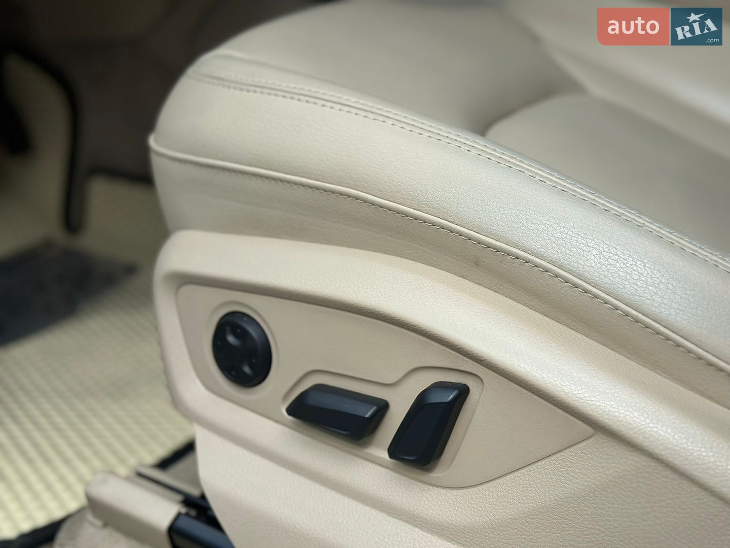 Audi Q7 2016 VIN WAUZZZ4M6GD065711 фото оголошення 11 з 13