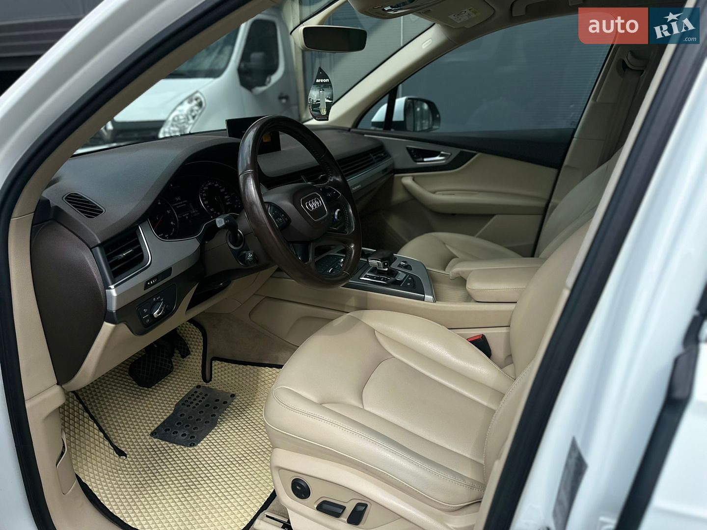 Audi Q7 2016 VIN WAUZZZ4M6GD065711 фото оголошення 10 з 13