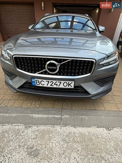Volvo V60 Cross Country 2019 VIN YV4102WKXL1040896 фото оголошення 2 з 32