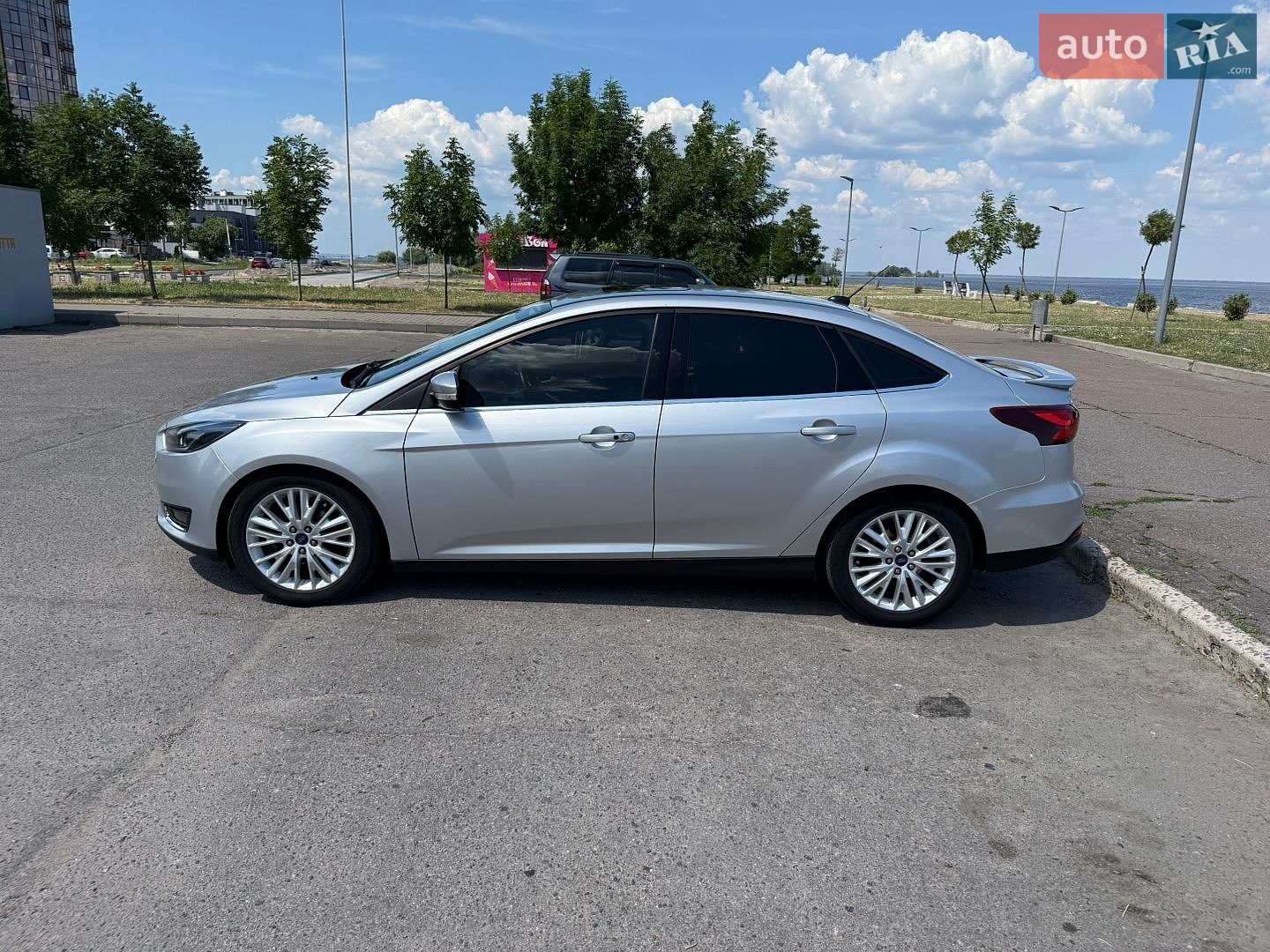 Ford Focus 2018 VIN 1FADP3J2XJL279655 фото оголошення 6 з 53