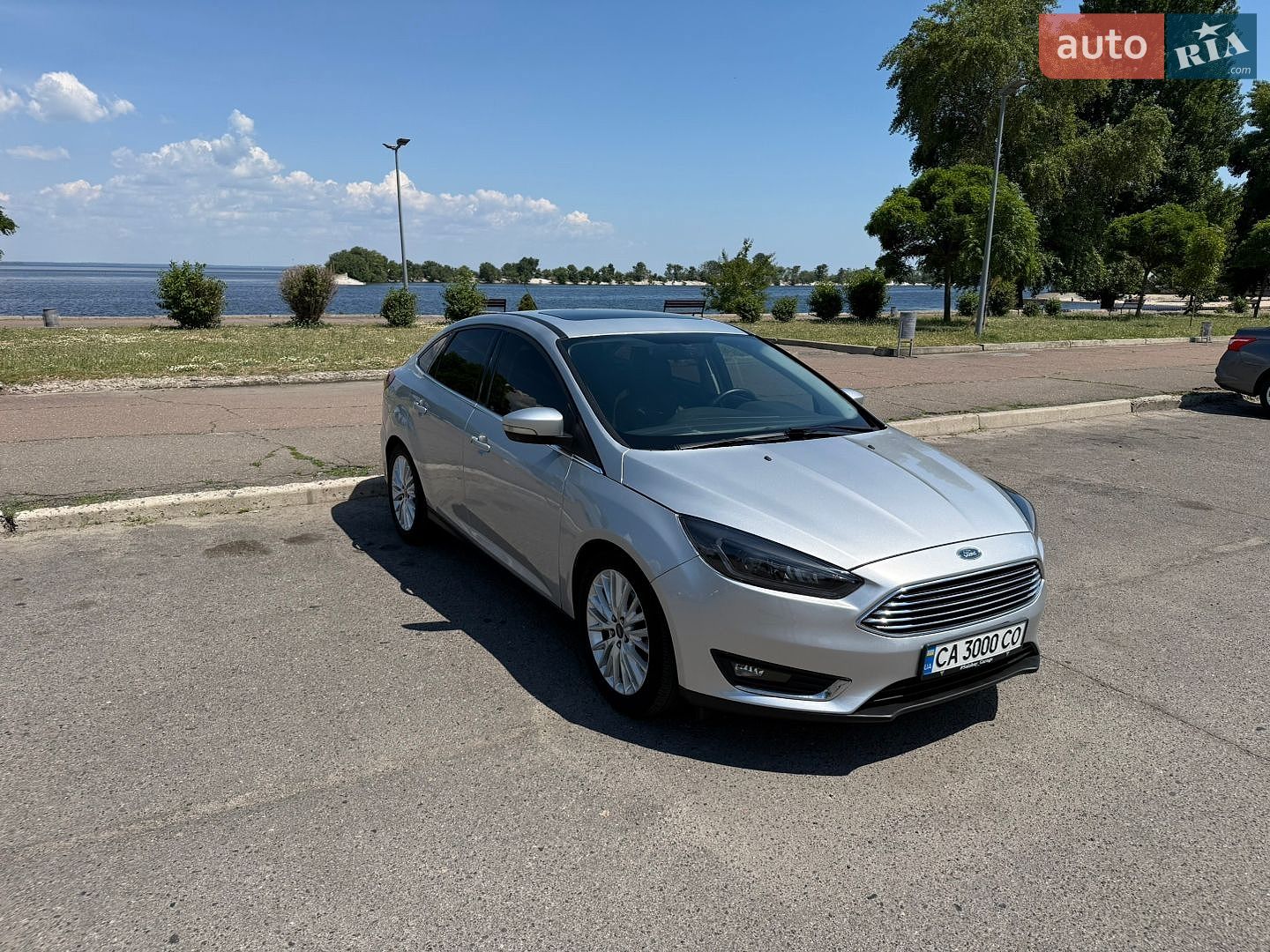 Ford Focus 2018 VIN 1FADP3J2XJL279655 фото оголошення 13 з 53