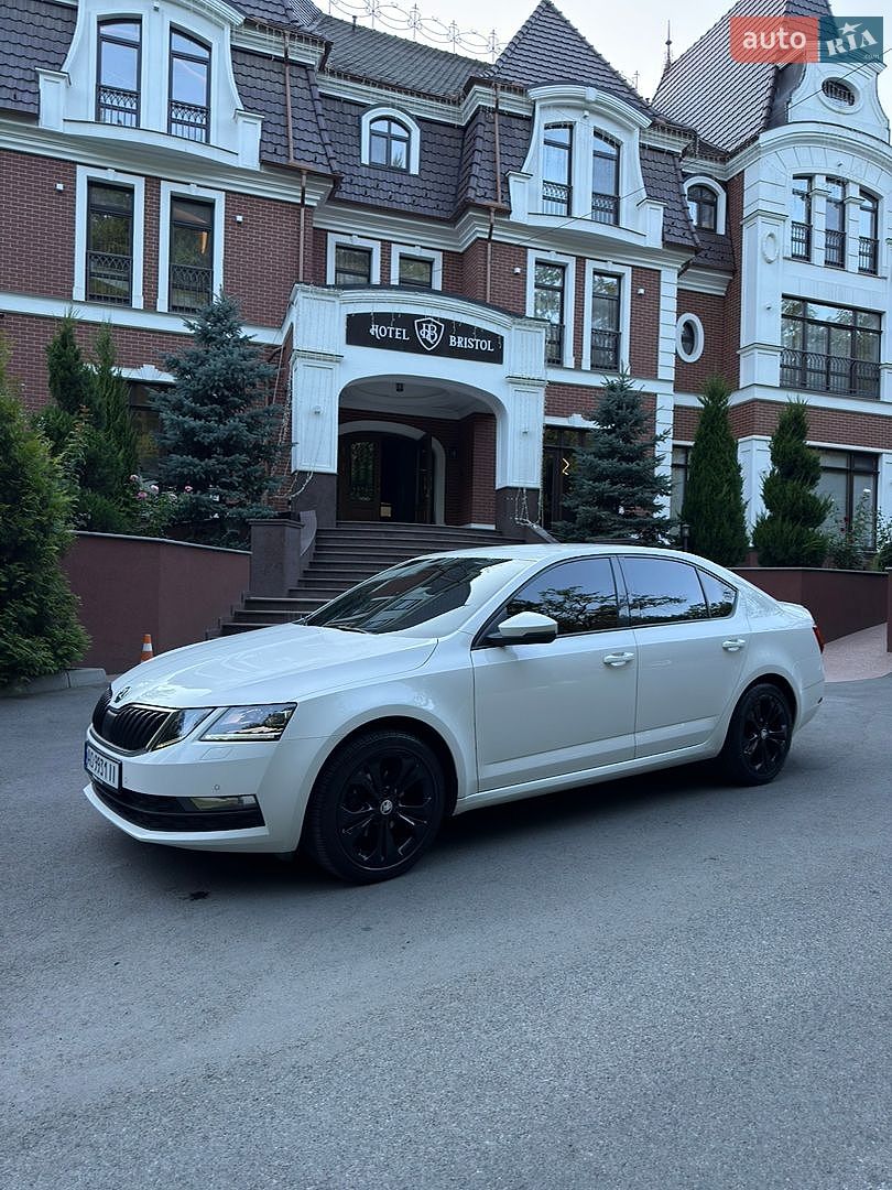 Skoda Octavia 2019 VIN TMBAG7NE1K0212311 фото оголошення 2 з 17