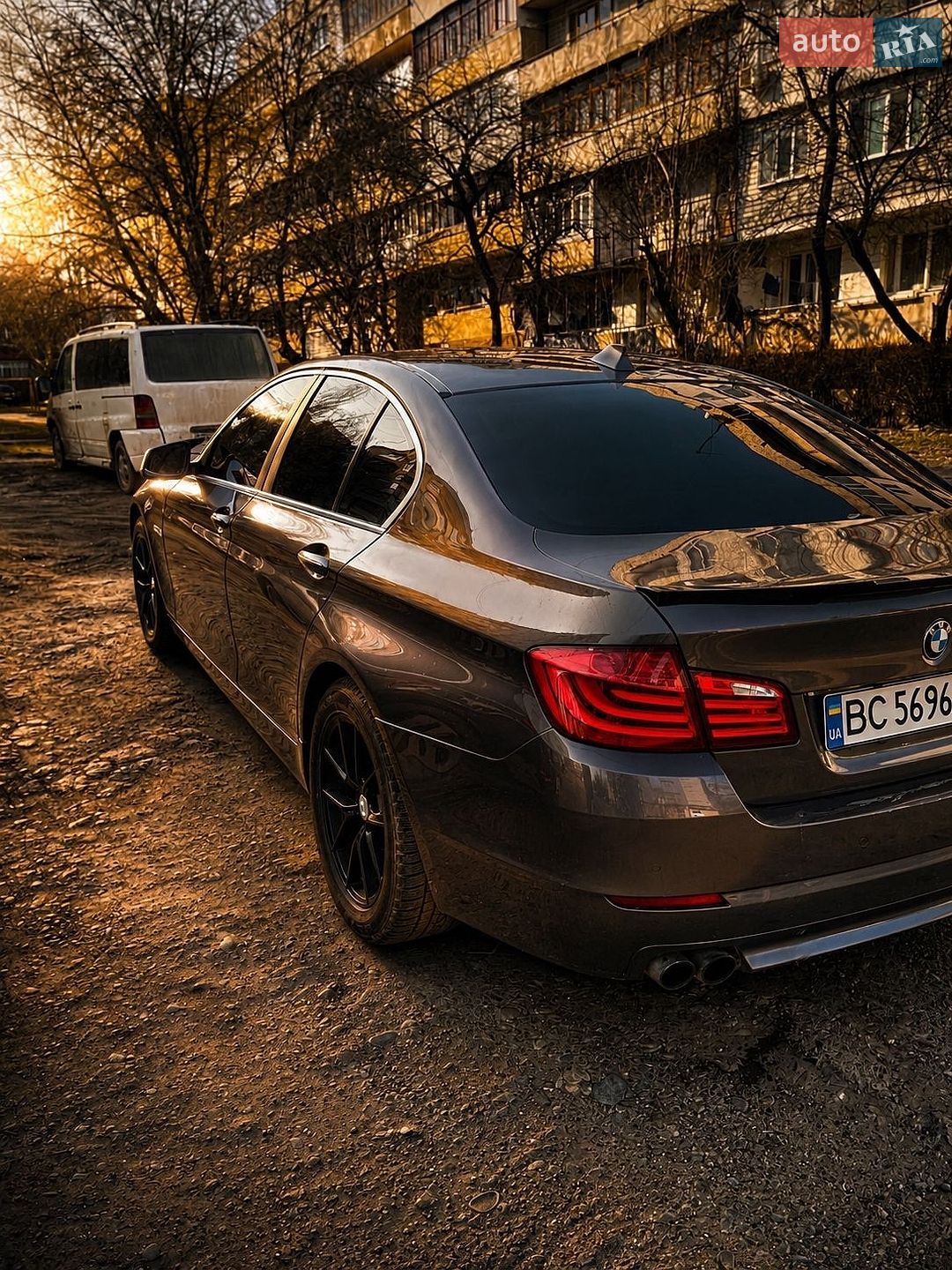 BMW 5 Series 2011 VIN WBAXG11030DW29403 фото оголошення 4 з 32