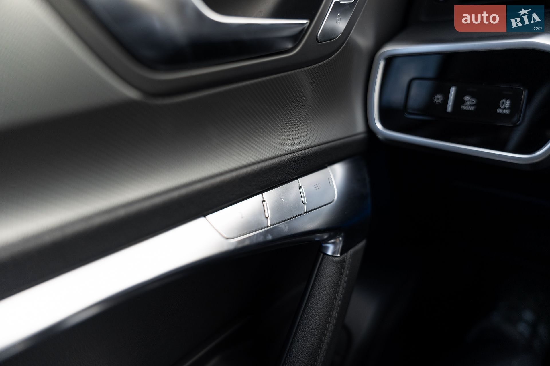 Audi A6 2018 VIN WAUZZZF2XKN004246 фото оголошення 29 з 42