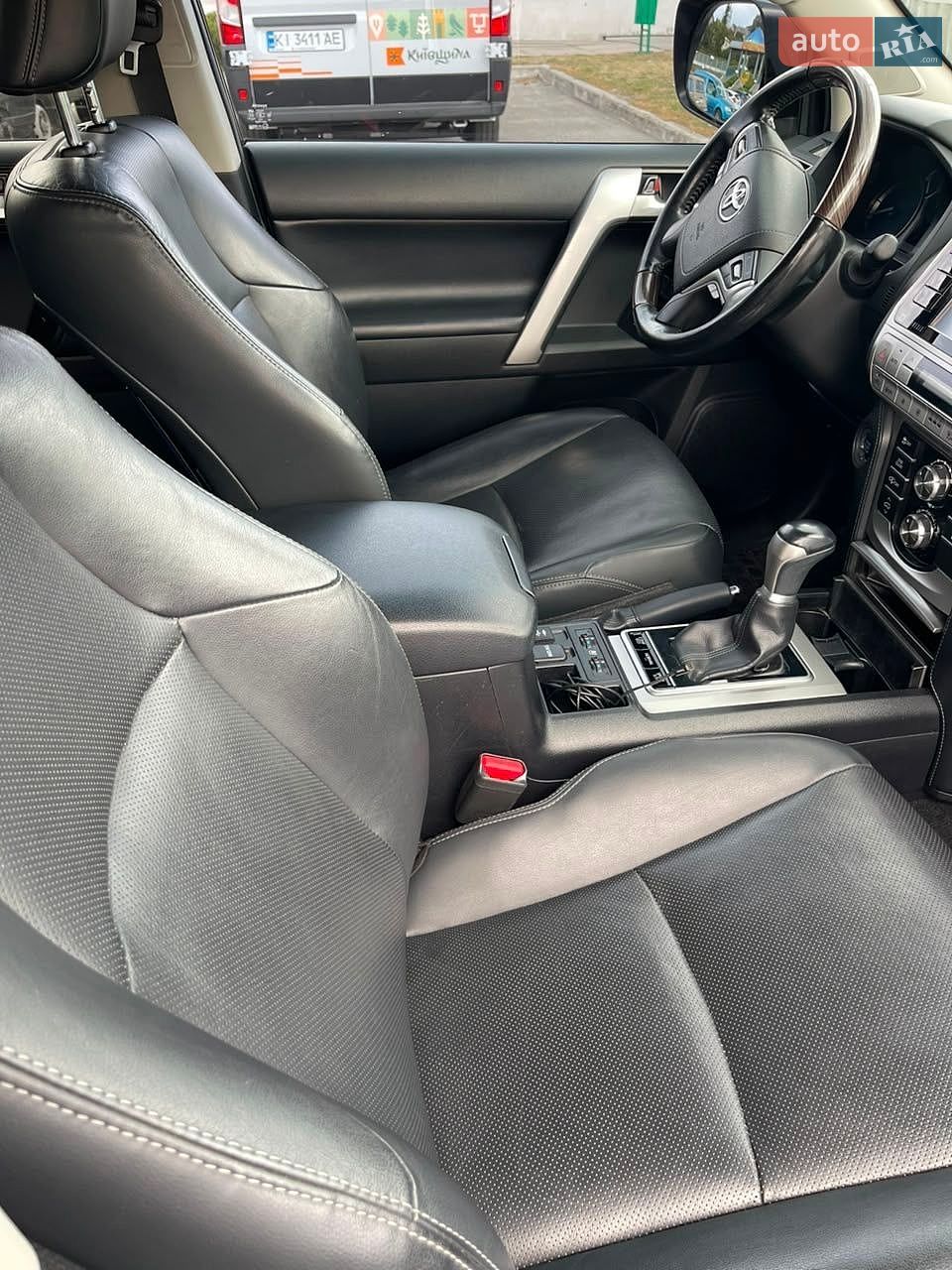 Toyota Land Cruiser Prado 2020 VIN JTEBU3FJ90K187043 фото оголошення 3 з 9