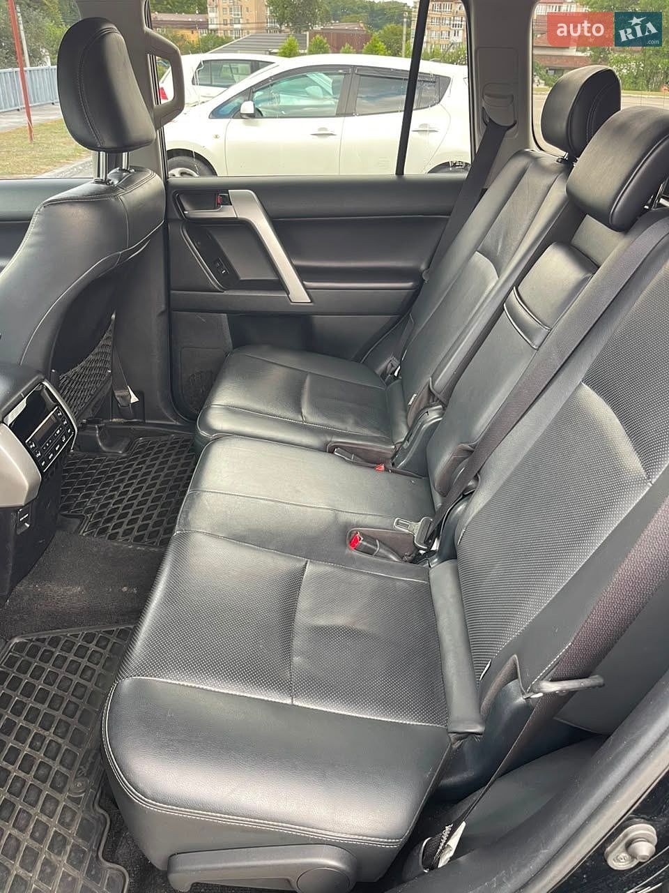 Toyota Land Cruiser Prado 2020 VIN JTEBU3FJ90K187043 фото оголошення 7 з 9
