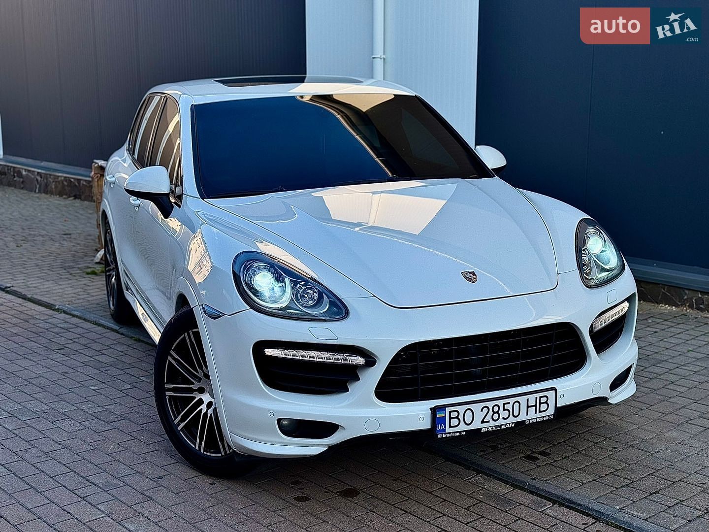 Porsche Cayenne 2010 VIN WP1ZZZ92ZBLA47245 фото оголошення 2 з 33