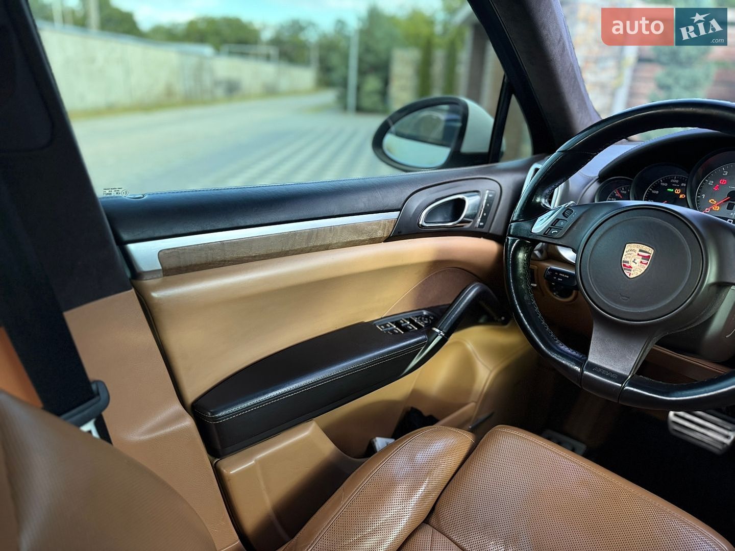 Porsche Cayenne 2010 VIN WP1ZZZ92ZBLA47245 фото оголошення 24 з 33