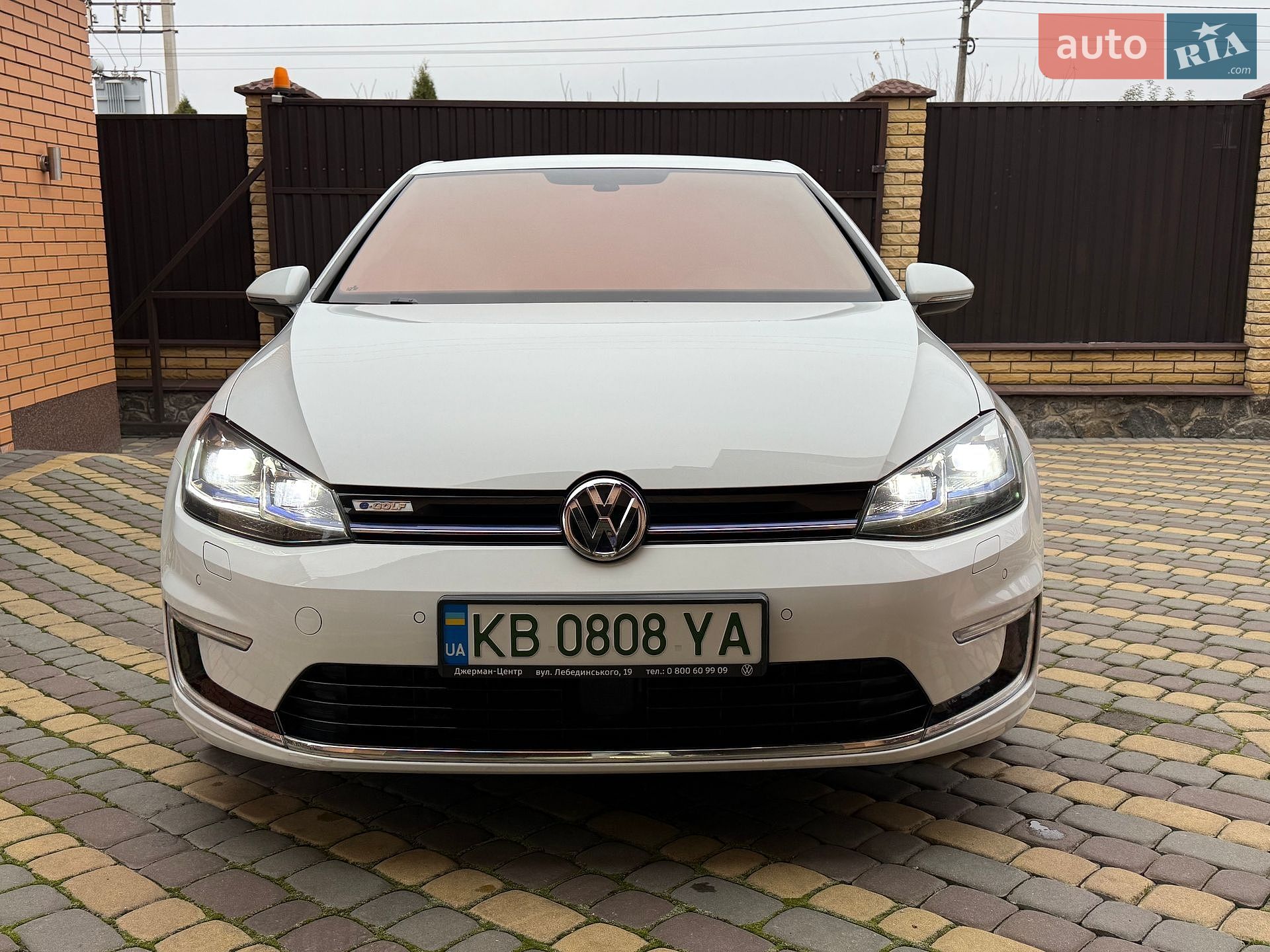 Volkswagen e-Golf 2018 VIN WVWZZZAUZJW906064 фото оголошення 10 з 23