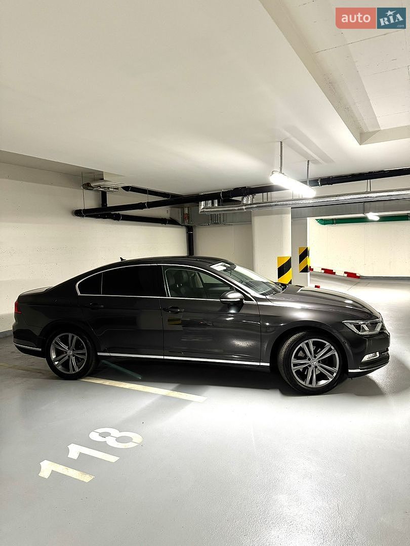 Volkswagen Passat 2018 VIN WVWZZZ3CZKE054352 фото оголошення 2 з 12