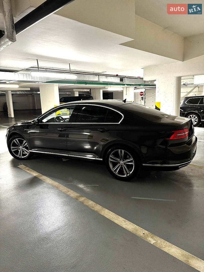 Volkswagen Passat 2018 VIN WVWZZZ3CZKE054352 фото оголошення 3 з 12
