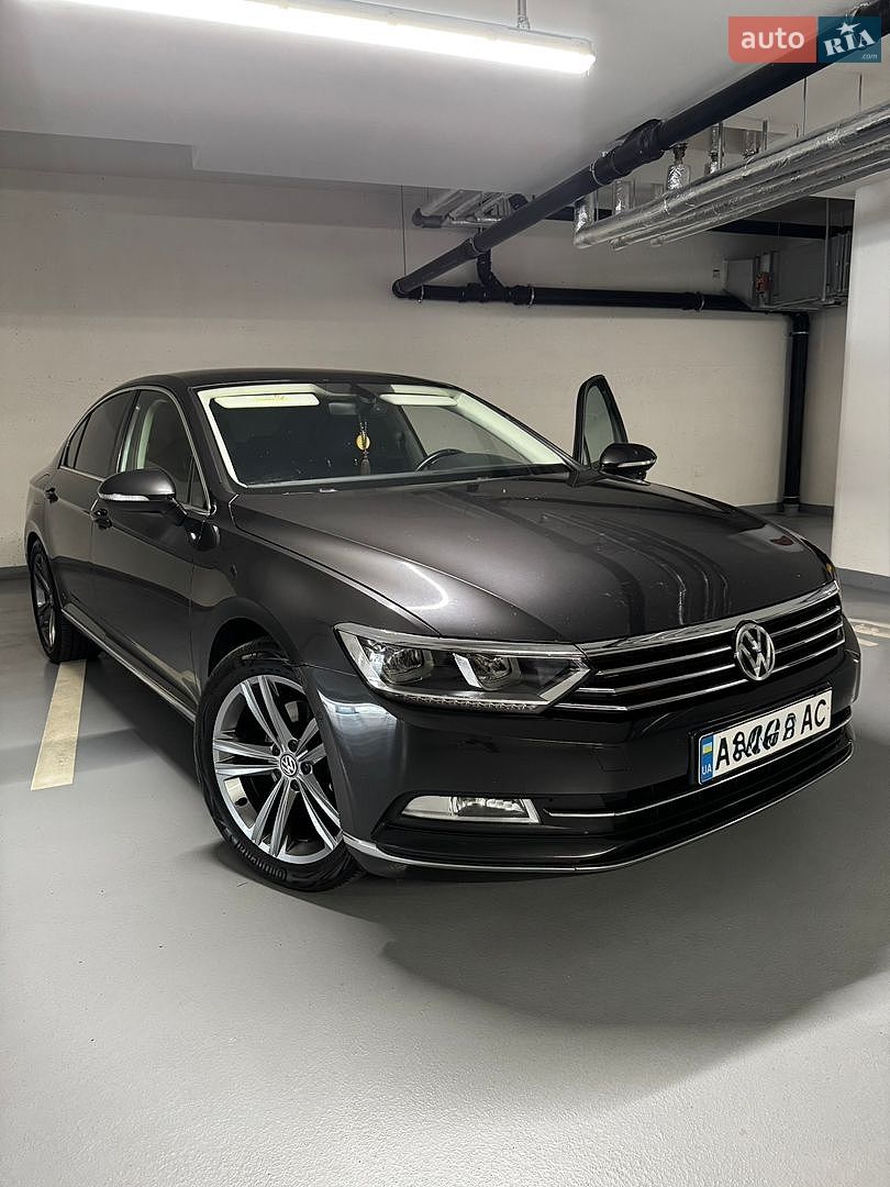 Volkswagen Passat 2018 VIN WVWZZZ3CZKE054352 фото оголошення 4 з 12