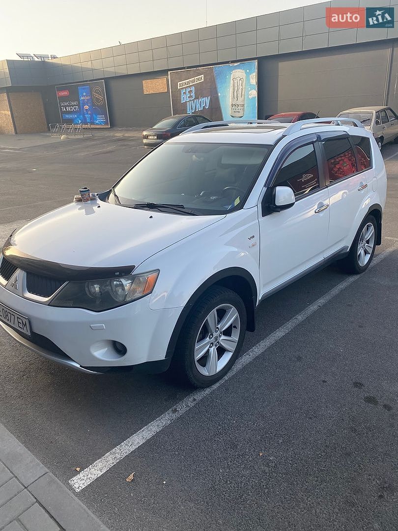 Mitsubishi Outlander XL 2008 VIN JMBXLCW6W8Z000810 фото оголошення 4 з 10