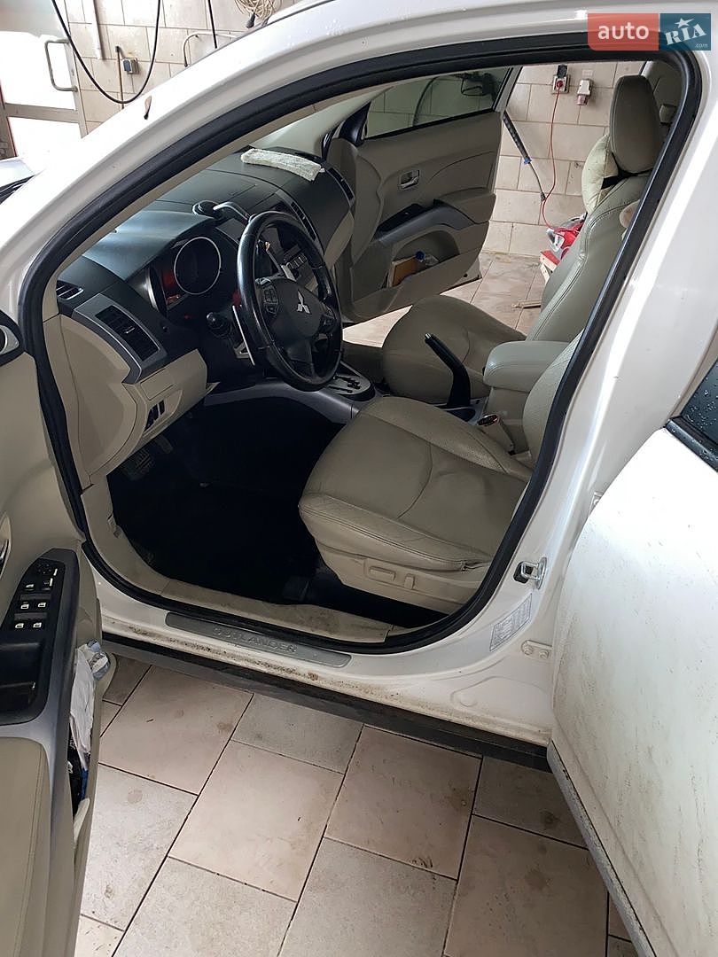 Mitsubishi Outlander XL 2008 VIN JMBXLCW6W8Z000810 фото оголошення 8 з 10
