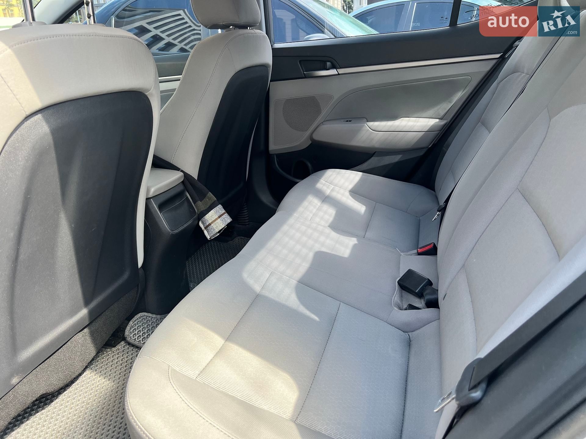 Hyundai Elantra 2016 VIN 5NPD84LF1HH167905 фото оголошення 5 з 10