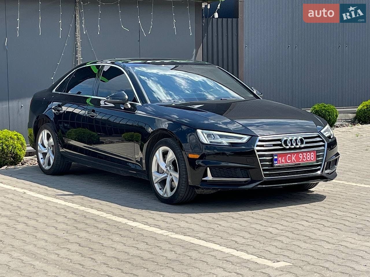 Audi A4 2019 VIN WAUBNAF46KN011517 фото оголошення 4 з 23