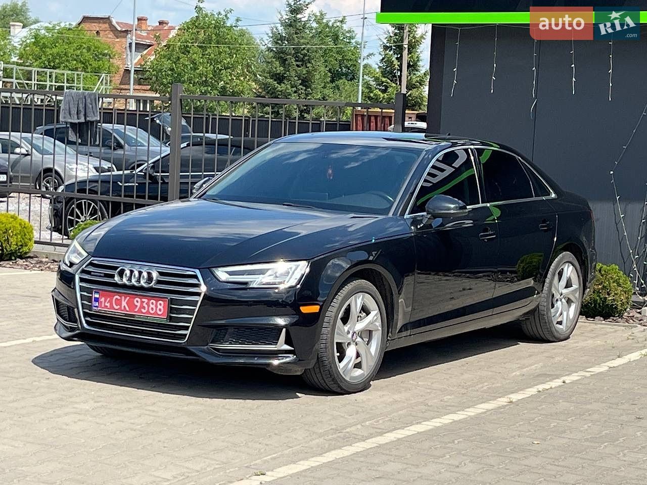 Audi A4 2019 VIN WAUBNAF46KN011517 фото оголошення 5 з 23