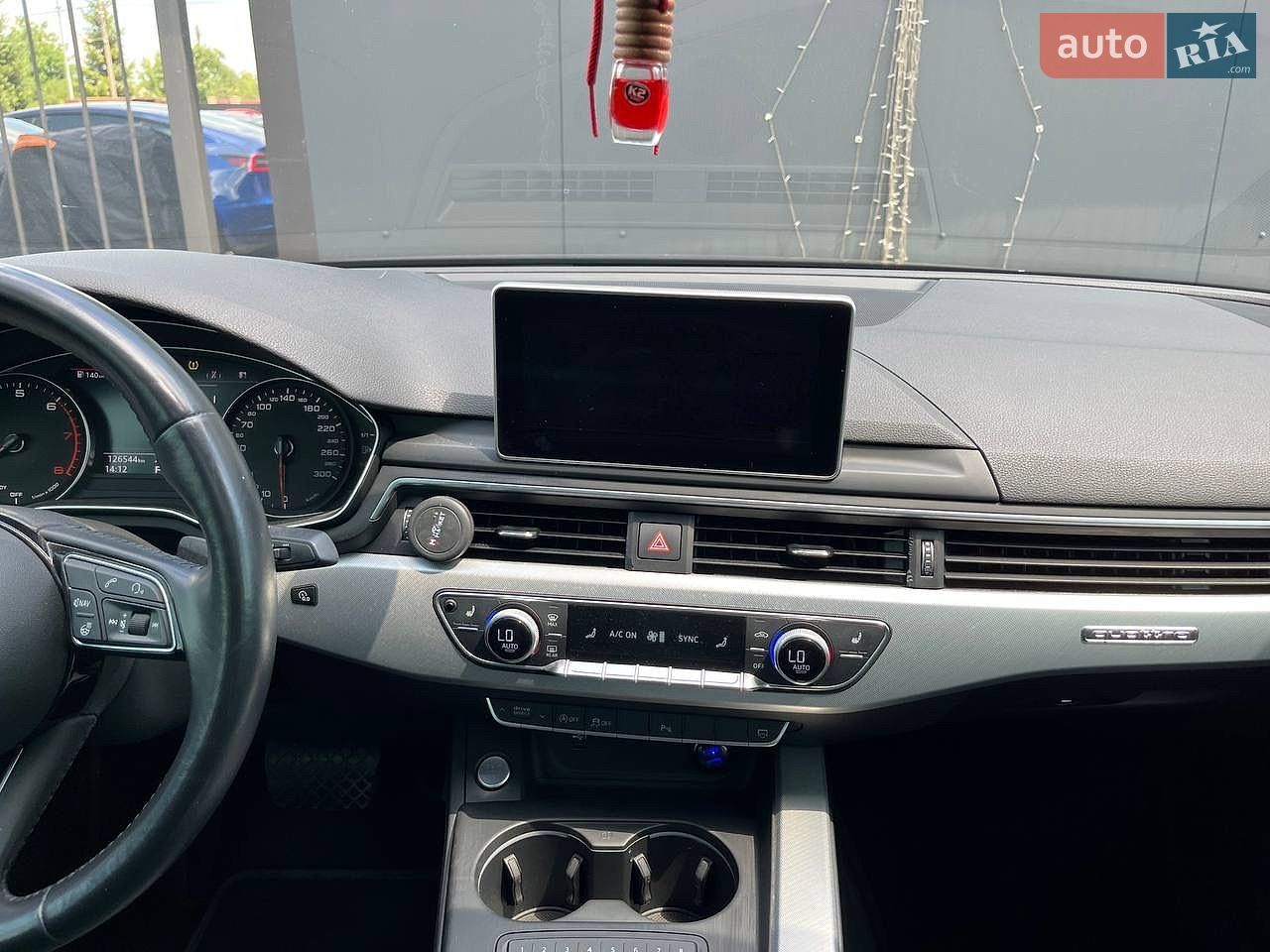 Audi A4 2019 VIN WAUBNAF46KN011517 фото оголошення 15 з 23