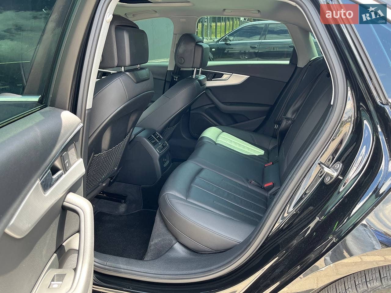 Audi A4 2019 VIN WAUBNAF46KN011517 фото оголошення 10 з 23