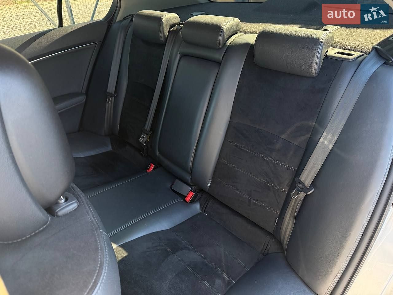 Toyota Avensis 2015 VIN SB1BB76L00E042334 фото оголошення 10 з 20