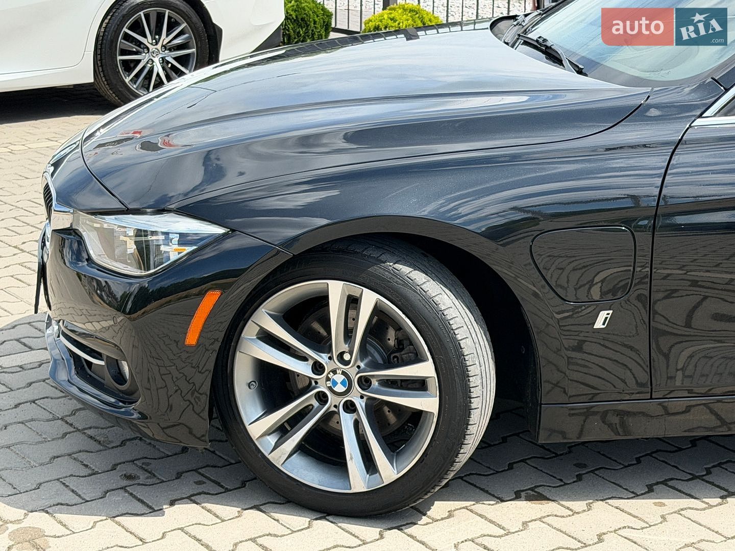 BMW 3 Series 2017 VIN WBA8E1C34HA156514 фото оголошення 10 з 32