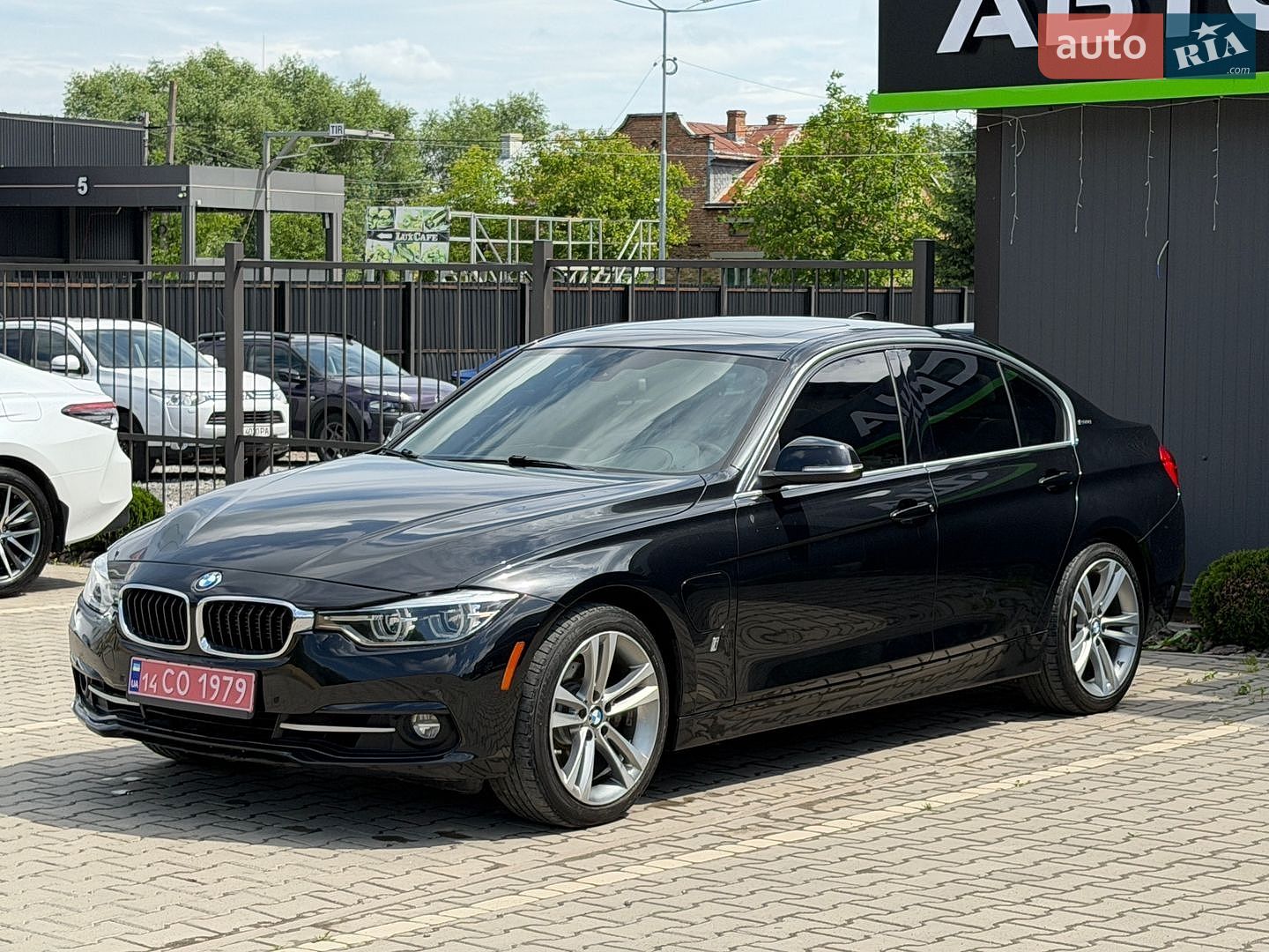 BMW 3 Series 2017 VIN WBA8E1C34HA156514 фото оголошення 2 з 32